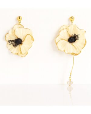 Pendientes Amapola Asimétrico Crema · ALMALAU